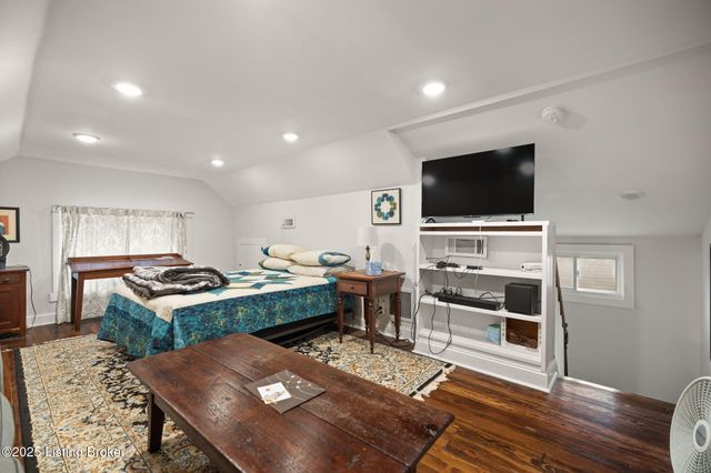 1438 S Floyd St, Louisville, KY 40208