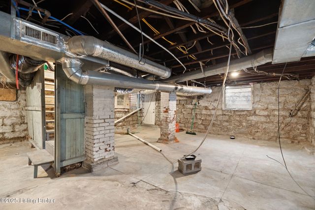 1438 S Floyd St, Louisville, KY 40208