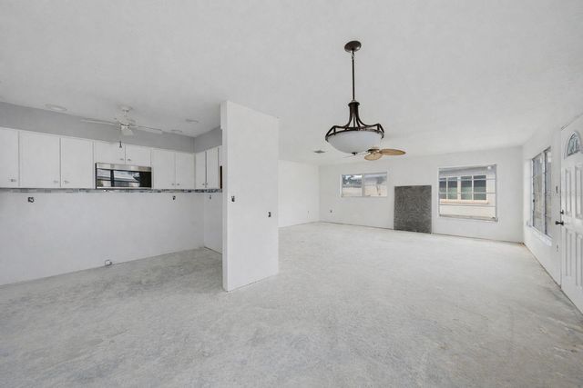 40 PEARL STREET 40, Englewood, FL 34223