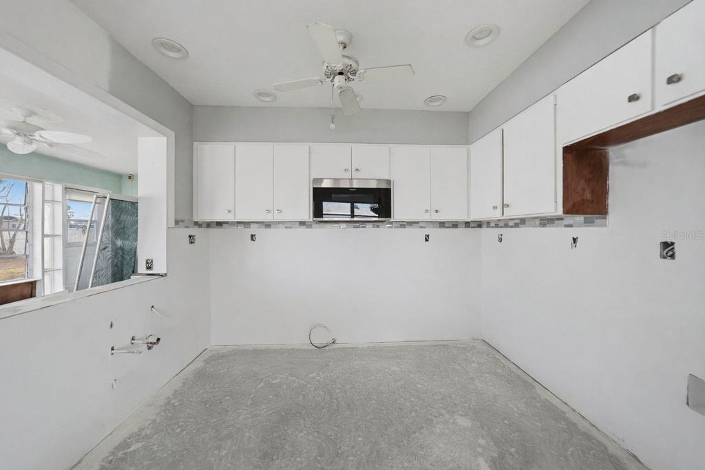 Image 12 of property listing at 40 PEARL STREET 40, Englewood, FL 34223