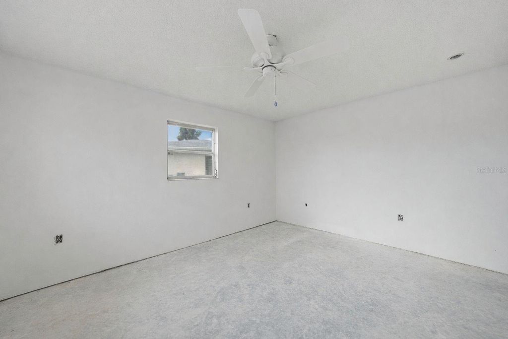 Image 18 of property listing at 40 PEARL STREET 40, Englewood, FL 34223