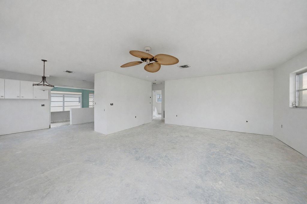Image 3 of property listing at 40 PEARL STREET 40, Englewood, FL 34223