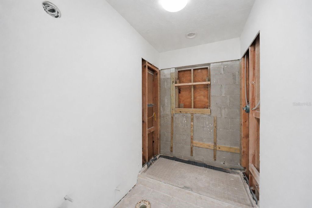 Image 25 of property listing at 40 PEARL STREET 40, Englewood, FL 34223