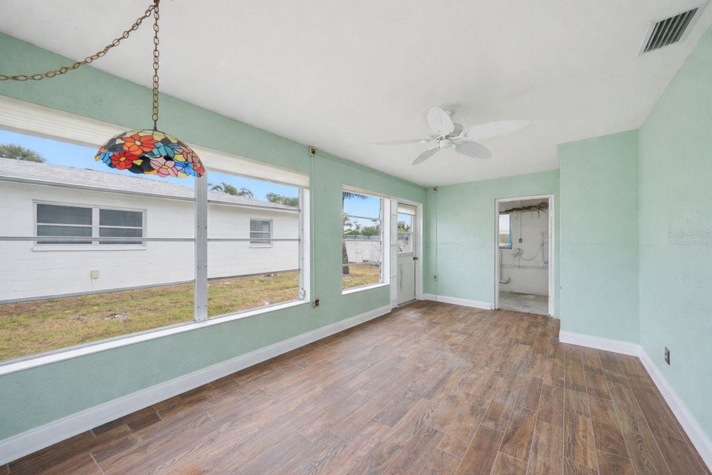 Image 29 of property listing at 40 PEARL STREET 40, Englewood, FL 34223