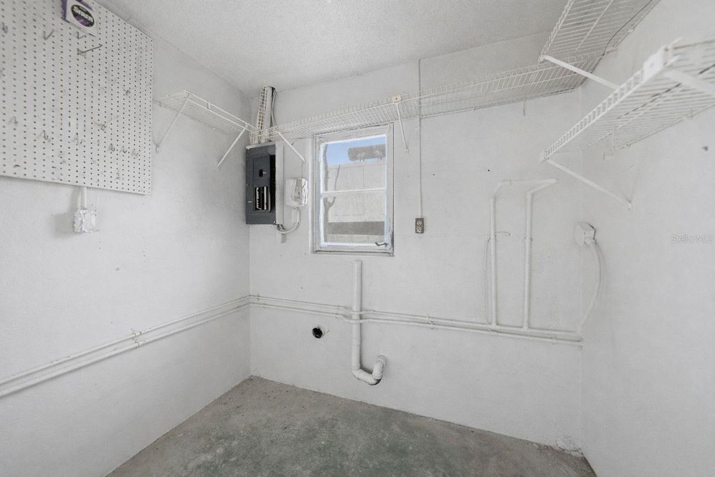 Image 30 of property listing at 40 PEARL STREET 40, Englewood, FL 34223