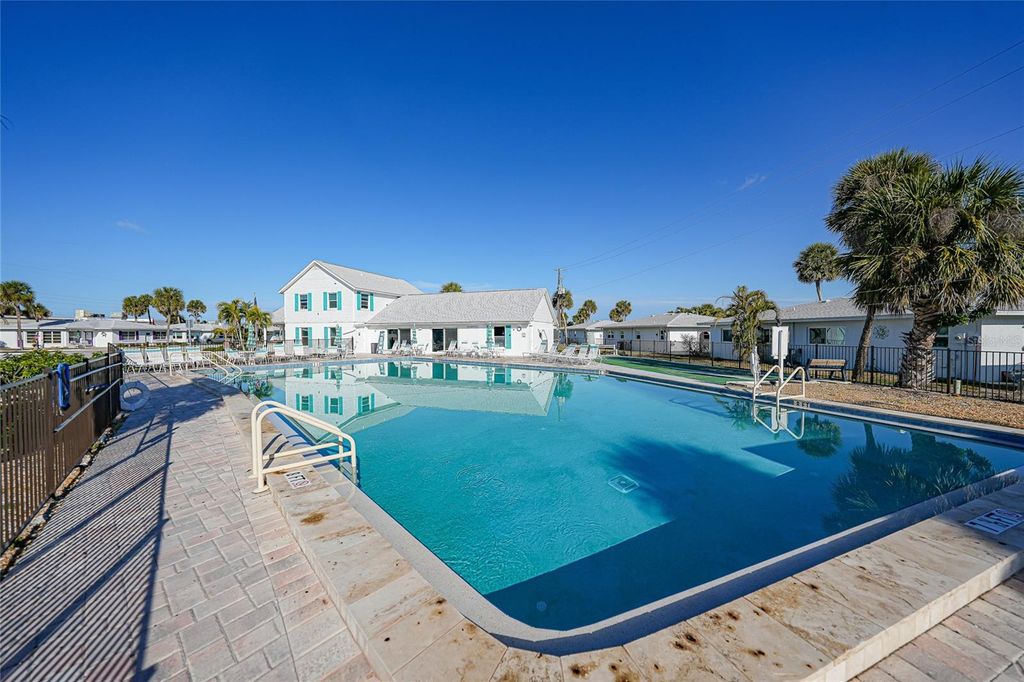 Image 40 of property listing at 40 PEARL STREET 40, Englewood, FL 34223