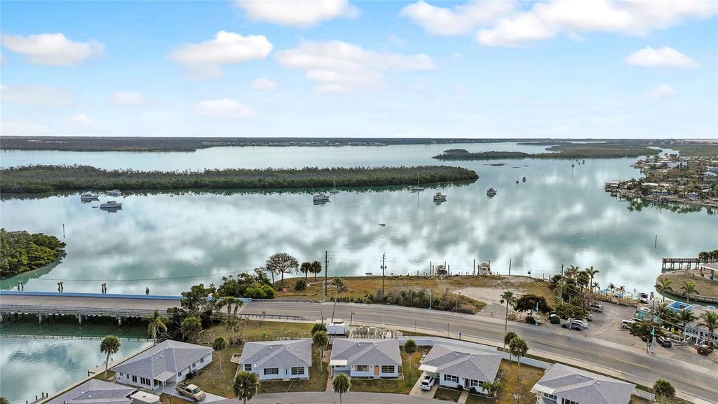 Image 55 of property listing at 40 PEARL STREET 40, Englewood, FL 34223