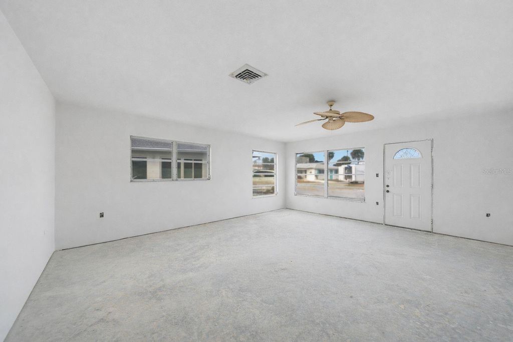 Image 7 of property listing at 40 PEARL STREET 40, Englewood, FL 34223