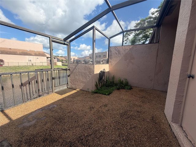 1172 NW 122nd Terrace, Pembroke Pines, FL 33026