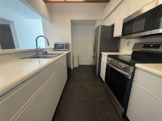 1172 NW 122nd Terrace, Pembroke Pines, FL 33026