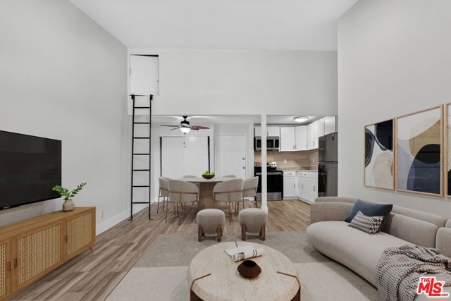21801 Roscoe Boulevard 206, Los Angeles, CA 91304