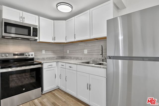 21801 Roscoe Boulevard 206, Los Angeles, CA 91304