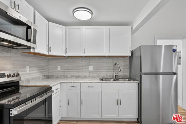 21801 Roscoe Boulevard 206, Los Angeles, CA 91304