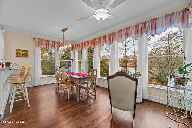 611 Creekwood Drive, Trent Woods, NC 28562