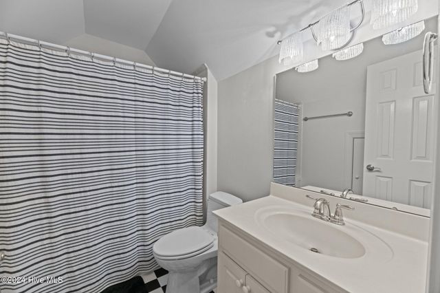 611 Creekwood Drive, Trent Woods, NC 28562