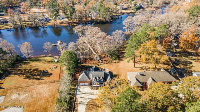 611 Creekwood Drive, Trent Woods, NC 28562
