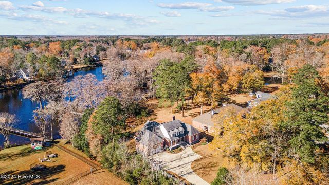 611 Creekwood Drive, Trent Woods, NC 28562