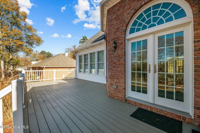 611 Creekwood Drive, Trent Woods, NC 28562