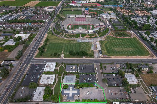 5327 N Millbrook Avenue, Fresno, CA 93710