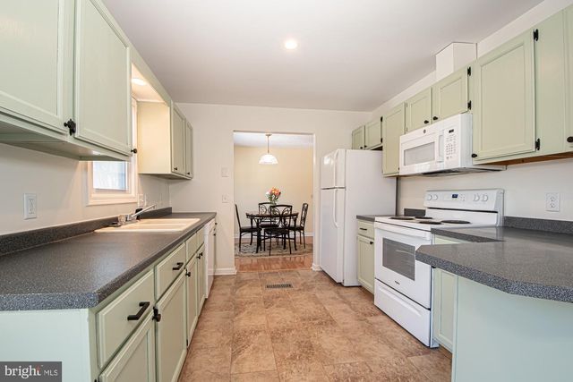 213 WOODROW RD, Winchester, VA 22602