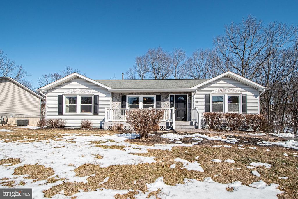 213 WOODROW RD, Winchester, VA 22602