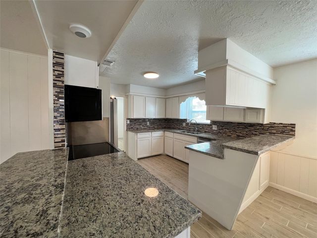 602 Rosewood Drive, Shenandoah, TX 77381