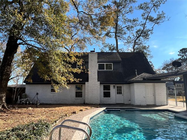 602 Rosewood Drive, Shenandoah, TX 77381