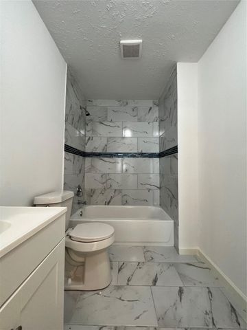 602 Rosewood Drive, Shenandoah, TX 77381