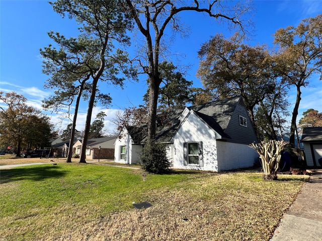 602 Rosewood Drive, Shenandoah, TX 77381