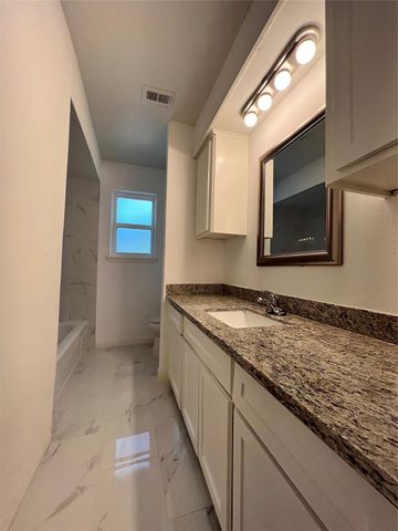 602 Rosewood Drive, Shenandoah, TX 77381