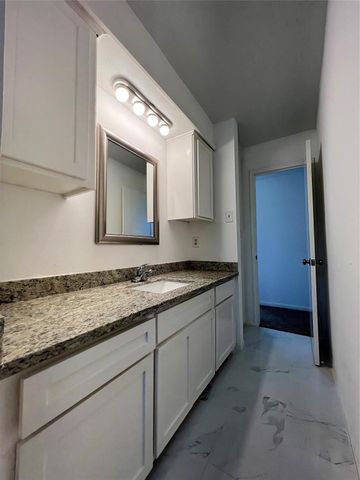 602 Rosewood Drive, Shenandoah, TX 77381