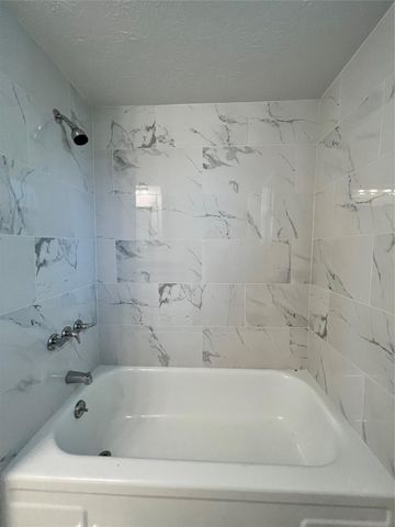 602 Rosewood Drive, Shenandoah, TX 77381