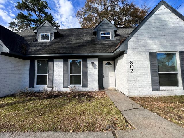 602 Rosewood Drive, Shenandoah, TX 77381