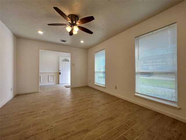 602 Rosewood Drive, Shenandoah, TX 77381