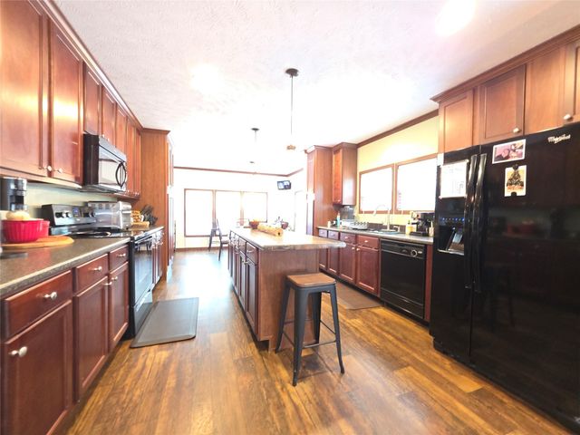 21683 White Oak Drive, Conroe, TX 77306