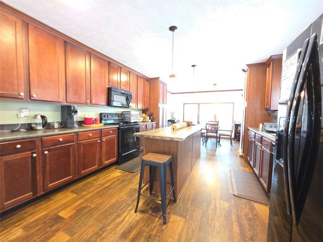 21683 White Oak Drive, Conroe, TX 77306