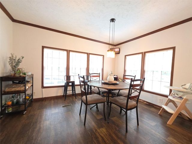 21683 White Oak Drive, Conroe, TX 77306