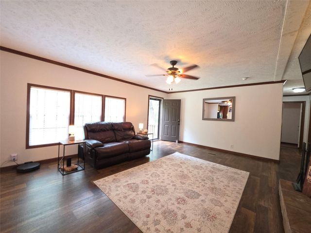 21683 White Oak Drive, Conroe, TX 77306