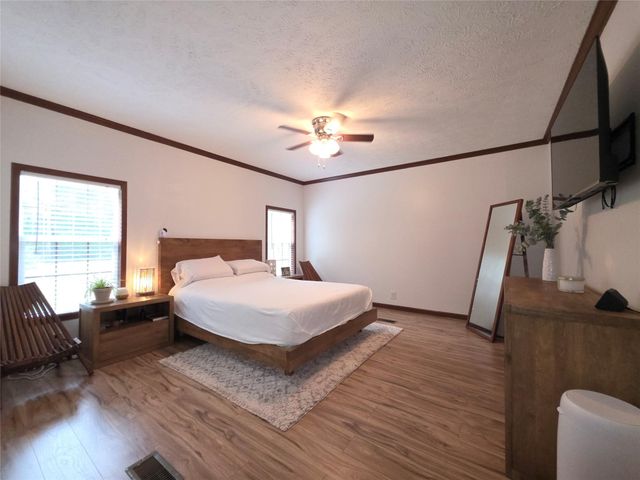21683 White Oak Drive, Conroe, TX 77306