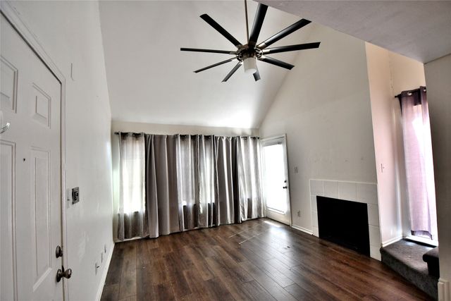 3121 Sondra Drive 204, Fort Worth, TX 76107