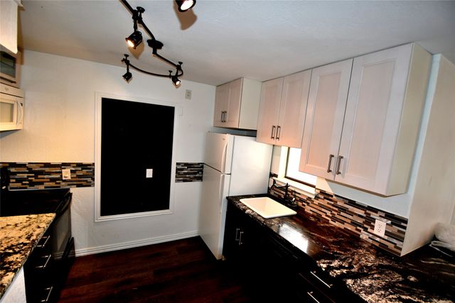 3121 Sondra Drive 204, Fort Worth, TX 76107