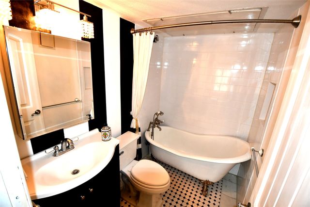 3121 Sondra Drive 204, Fort Worth, TX 76107