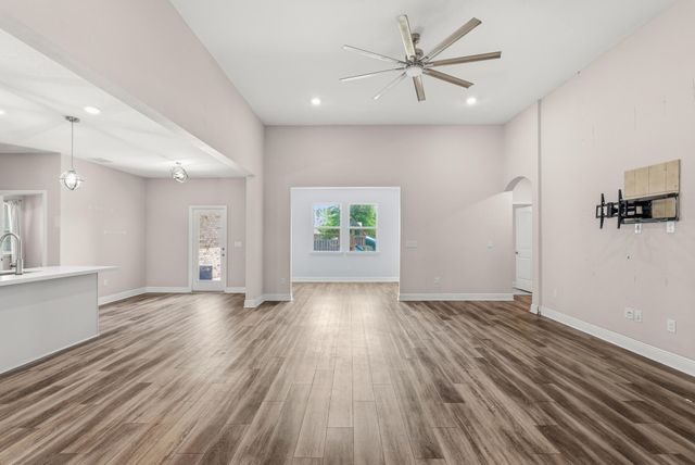 322 Sweet Tea Lane, Freeport, FL 32439