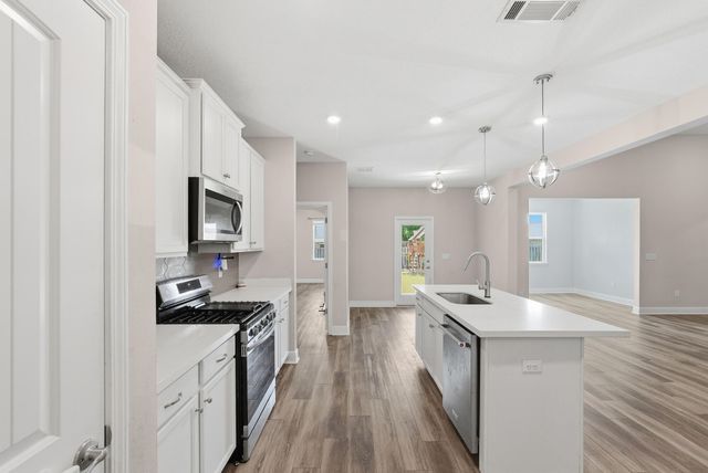 322 Sweet Tea Lane, Freeport, FL 32439