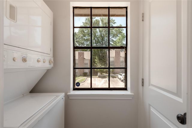 2401 Sycamore Avenue E6, Huntsville, TX 77340