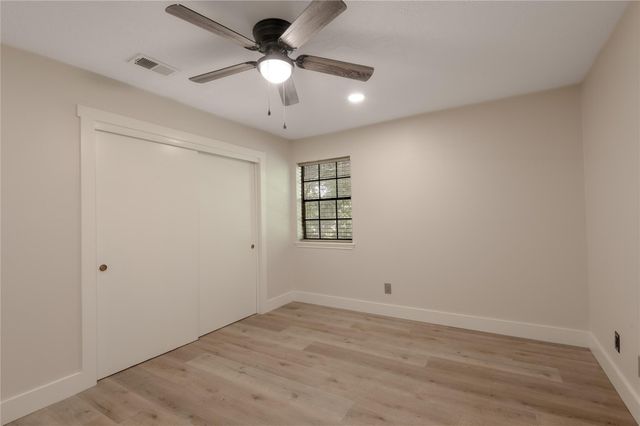 2401 Sycamore Avenue E6, Huntsville, TX 77340