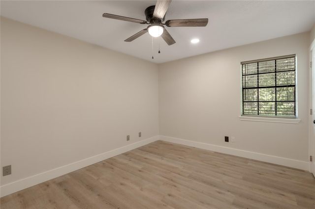 2401 Sycamore Avenue E6, Huntsville, TX 77340