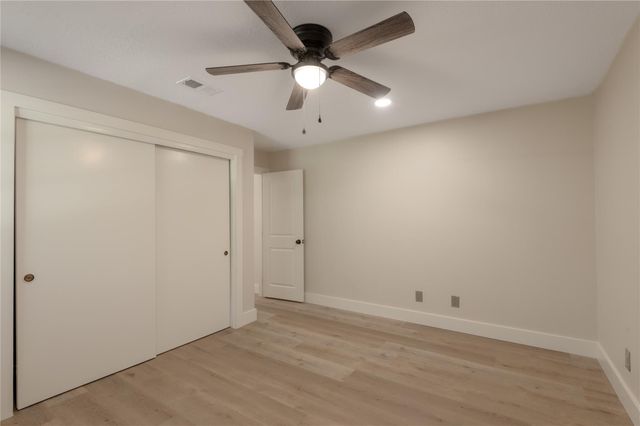 2401 Sycamore Avenue E6, Huntsville, TX 77340