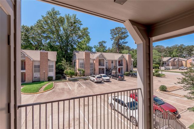 2401 Sycamore Avenue E6, Huntsville, TX 77340