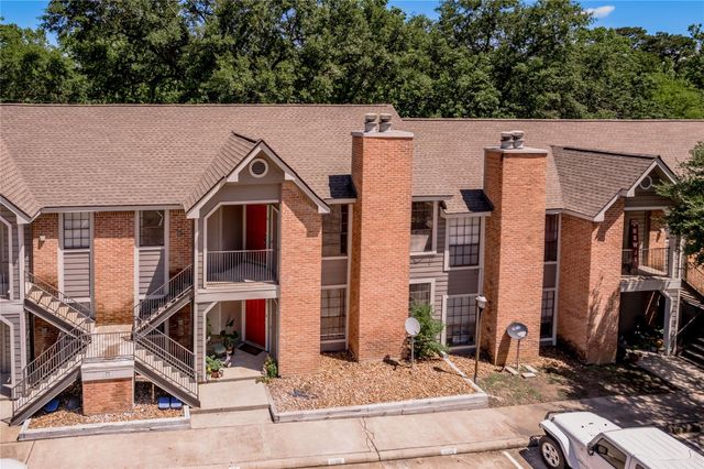 2401 Sycamore Avenue E6, Huntsville, TX 77340